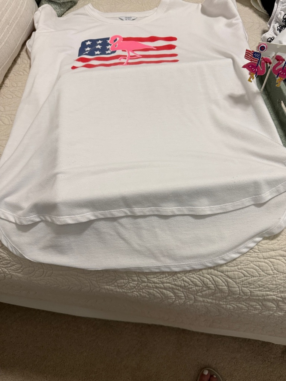crown & ivy White Short Sleeve Tee w/Pink Flamingo & Flag & matching earrings - Picture 7 of 8